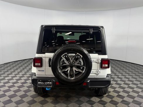 Used 2024 Jeep Wrangler Unlimited AWD/4WD image 8