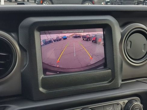 Used 2022 Jeep Wrangler Unlimited Sport image 25