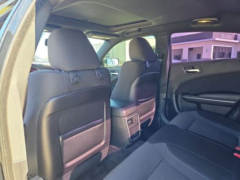 Used 2018 Dodge Charger SXT Plus w/ Driver Convenience Group image 17