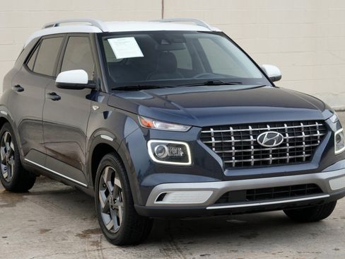 Used 2022 Hyundai Venue Limited FWD image 49