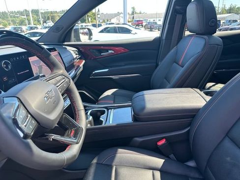 Used 2026 Chevrolet Traverse RS AWD/4WD image 9