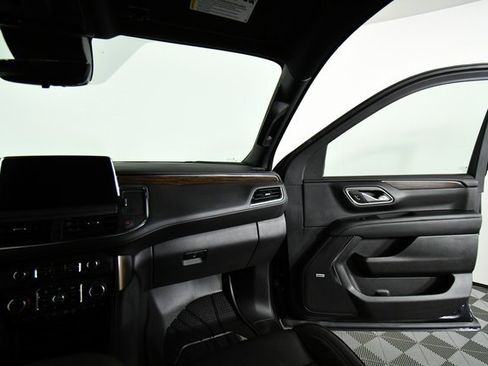 Used 2024 Chevrolet Suburban High Country image 20