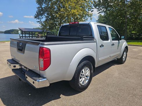 Used 2015 Nissan Frontier SV w/ SV Value Truck Package RWD image 5