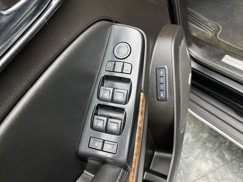 Used 2017 Chevrolet Tahoe Premier AWD/4WD image 10