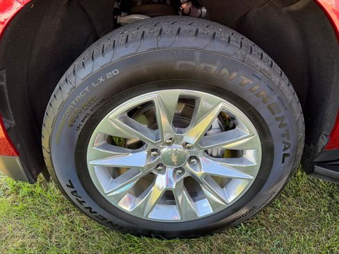 Used 2025 Chevrolet Tahoe Premier AWD/4WD image 20