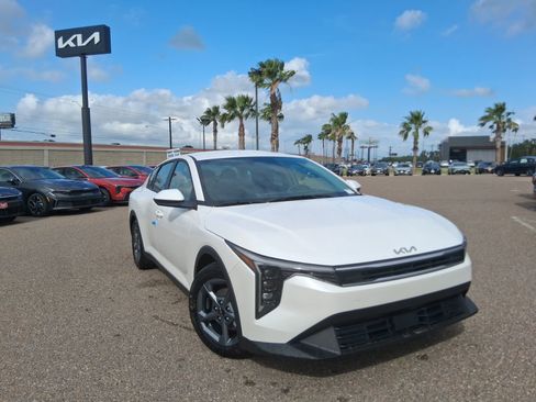 New 2026 Kia K4 FWD image 1