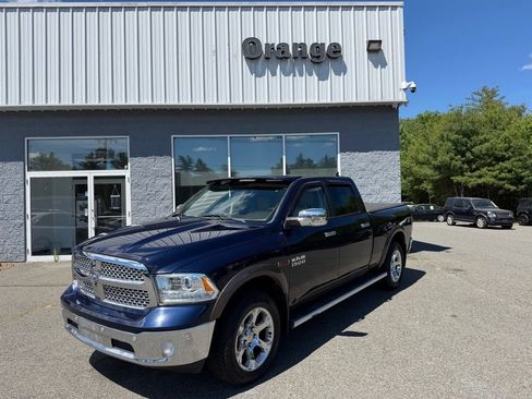 Used 2018 RAM 1500 Laramie w/ Convenience Group AWD/4WD image 2