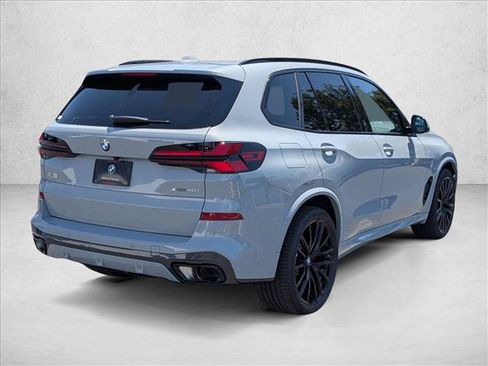 New 2026 BMW X5 xDrive40i w/ M Sport Package AWD/4WD image 2