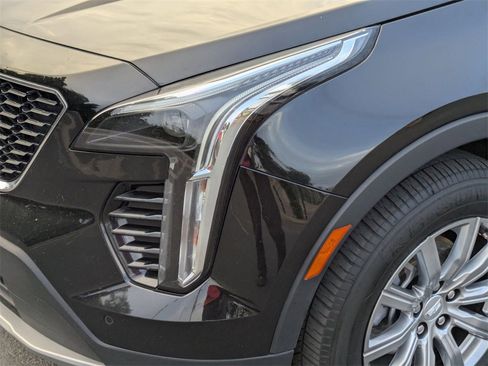 Used 2023 Cadillac XT4 Premium Luxury image 11