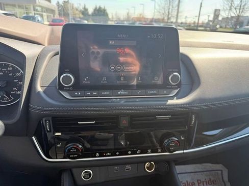 Used 2023 Nissan Rogue SL image 21