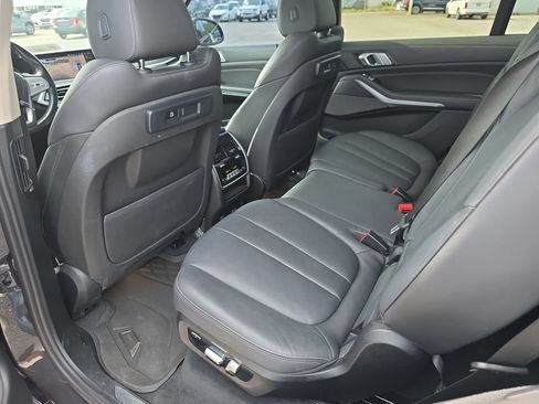 Used 2020 BMW X7 xDrive40i w/ Premium Package AWD/4WD image 31