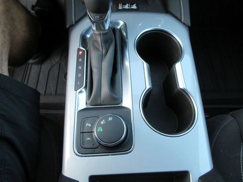 Used 2024 Chevrolet Blazer LT w/ Convenience Package FWD image 27