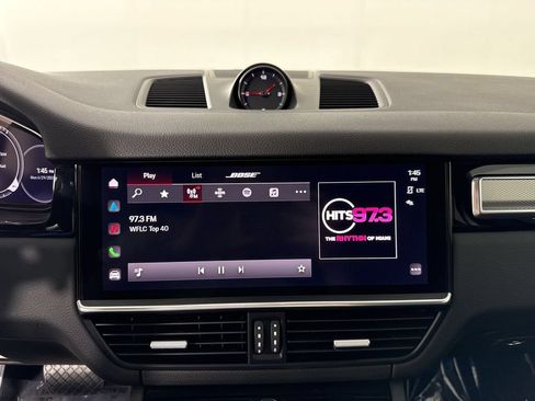 Certified 2023 Porsche Cayenne Platinum Edition AWD/4WD image 27