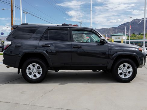 Certified 2024 Toyota 4Runner SR5 Premium w/ SR5 Premium Package AWD/4WD image 9