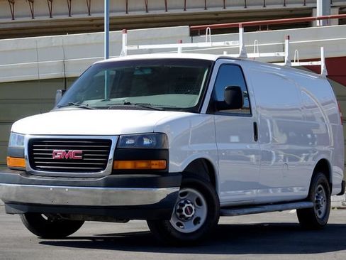 Used 2017 GMC Savana 2500 RWD image 7