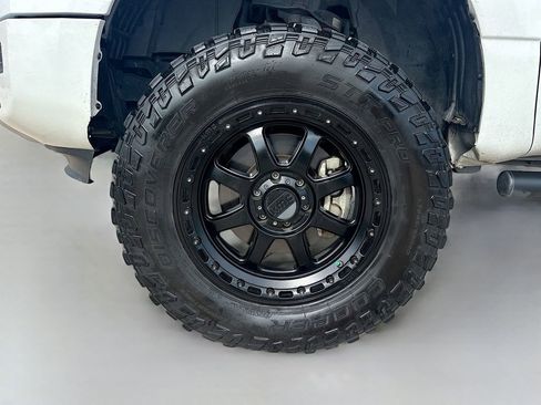 Used 2021 Nissan Titan SV w/ SV Convenience Package AWD/4WD image 29