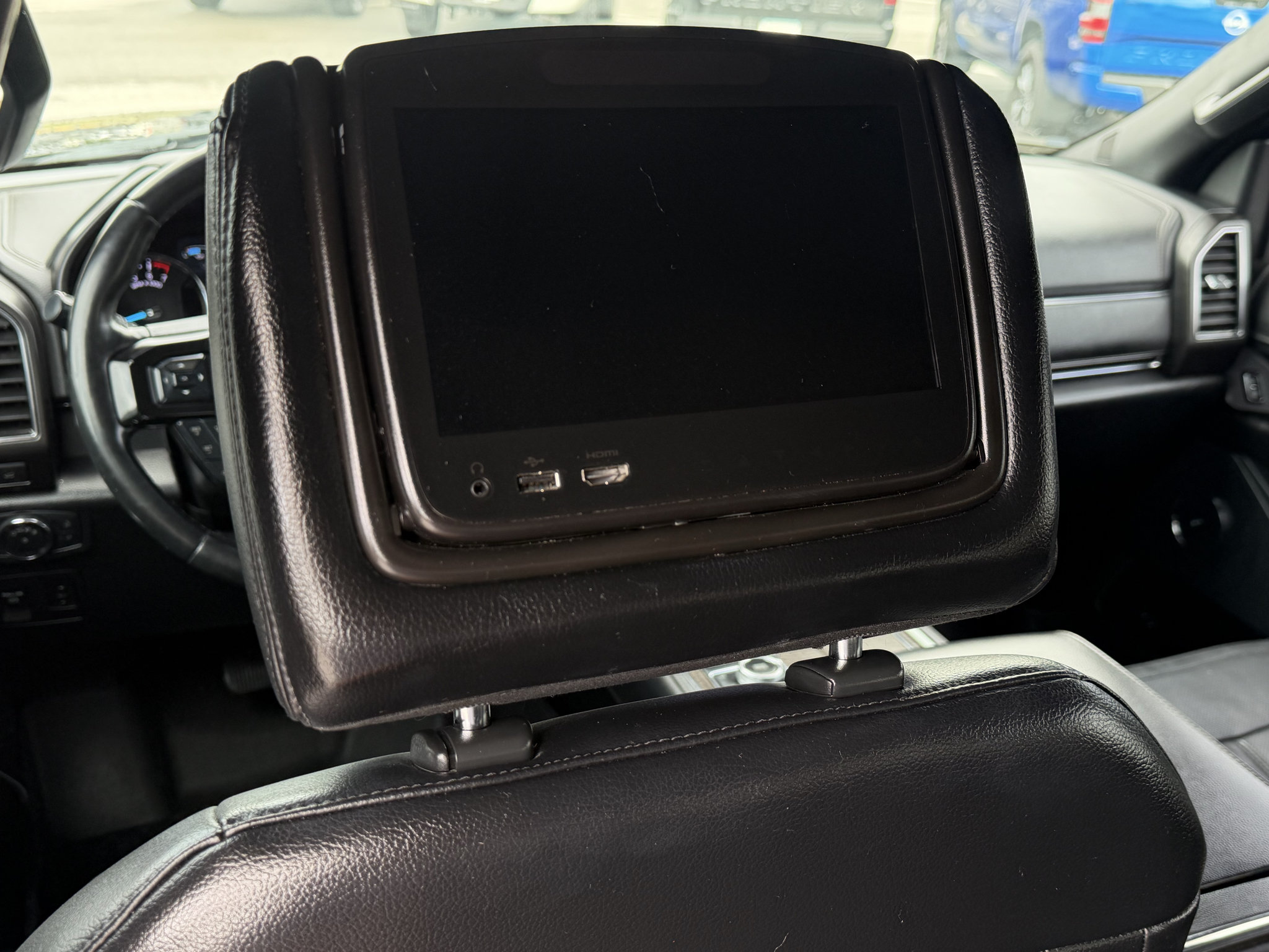 Used 2019 Ford Expedition Limited w/ Equipment Group 302A AWD/4WD image 17