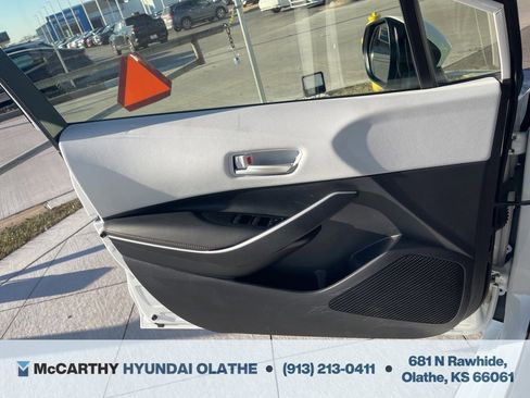 Used 2024 Toyota Corolla LE image 33