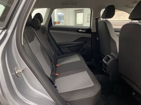 Used 2024 Volkswagen Taos S image 18