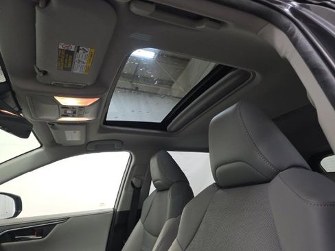 Used 2020 Toyota RAV4 Limited image 10