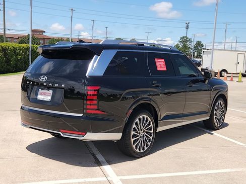 Used 2026 Hyundai Palisade Calligraphy FWD image 5