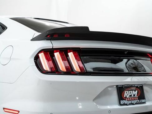 Used 2018 Ford Mustang GT RWD image 11
