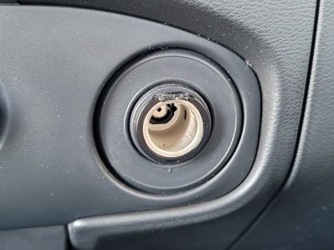 Certified 2022 Nissan Frontier SV image 14