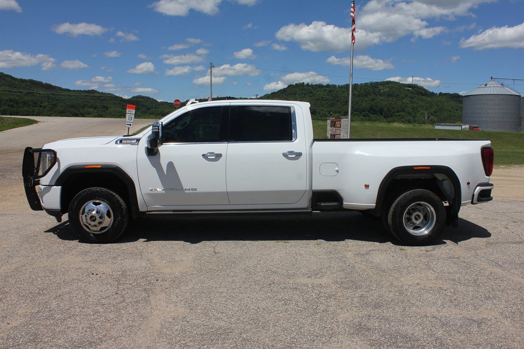Used 2023 GMC Sierra 3500 Denali w/ Denali Ultimate Package AWD/4WD image 8