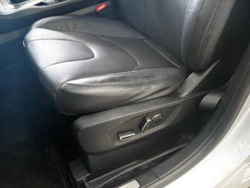 Used 2018 Ford Edge Titanium w/ Equipment Group 301A FWD image 27