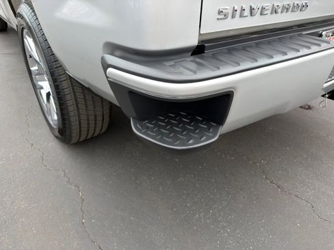 Used 2018 Chevrolet Silverado 1500 Custom w/ Custom Value Package RWD image 18