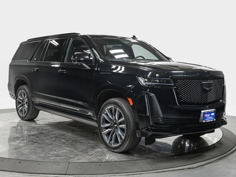 Used 2024 Cadillac Escalade ESV Sport w/ Touring Package AWD/4WD image 9