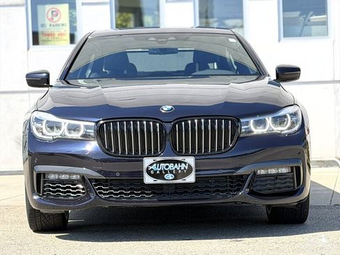 Used 2019 BMW 740i w/ M Sport Package RWD image 2