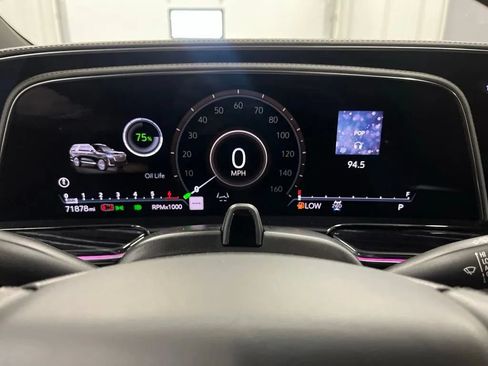 Used 2022 Cadillac Escalade ESV Sport AWD/4WD image 27