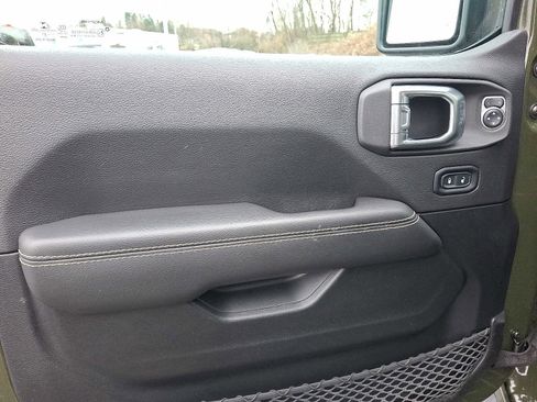 Used 2021 Jeep Wrangler Unlimited Sahara w/ Cold Weather Group image 12