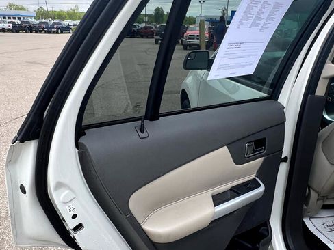 Used 2013 Ford Edge SE image 12