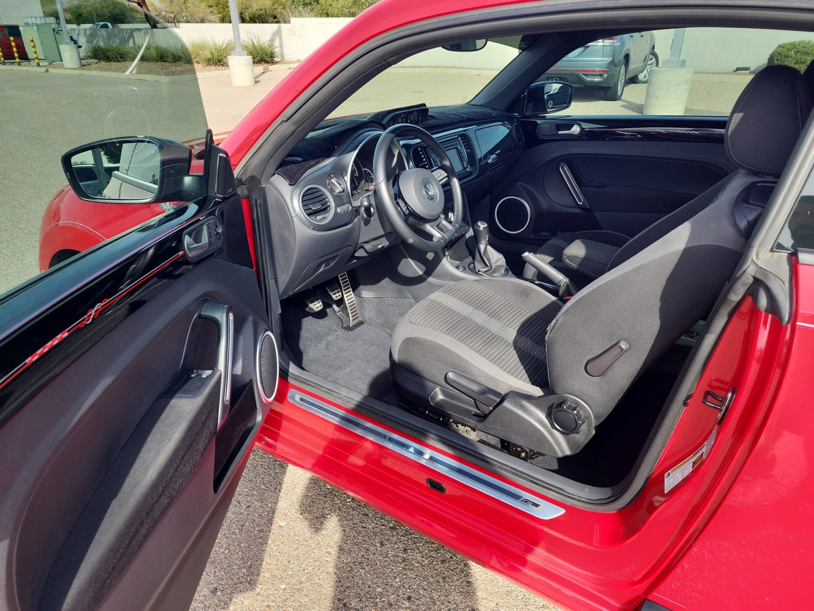 Used 2014 Volkswagen Beetle R-Line FWD image 14