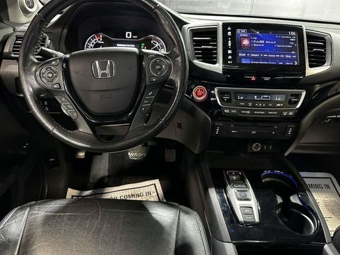Used 2017 Honda Pilot Touring image 30
