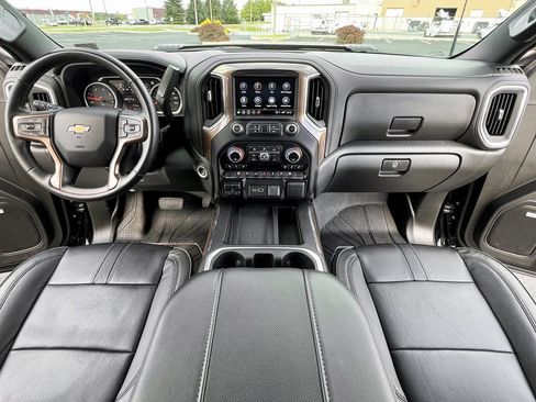 Used 2023 Chevrolet Silverado 2500 High Country image 4
