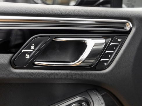 New 2026 Porsche Macan AWD/4WD image 23