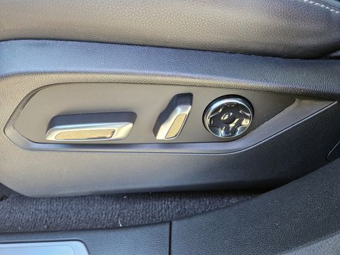 Used 2025 Acura RDX SH-AWD image 9