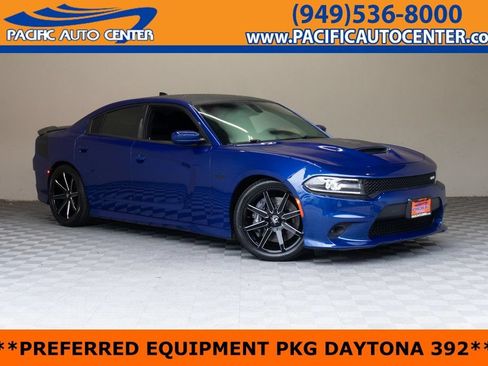 Used 2018 Dodge Charger R/T RWD image 1