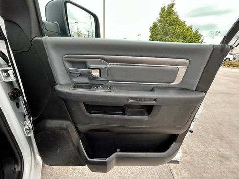 Used 2021 RAM 1500 Classic SLT AWD/4WD image 30