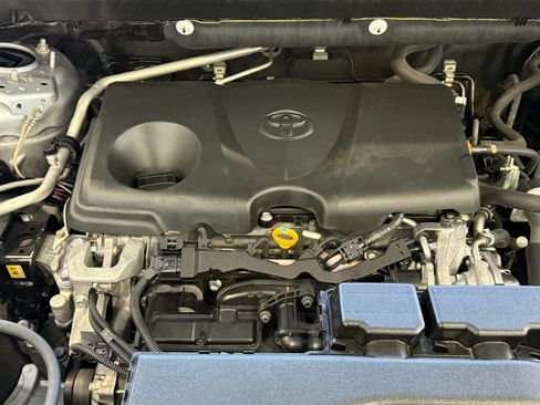 Used 2019 Toyota RAV4 XLE w/ Carpet Mat Package image 33