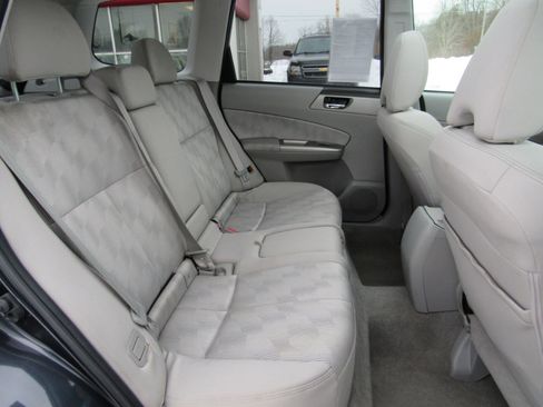 Used 2010 Subaru Forester 2.5X Premium w/ Popular Equipment Group 1A image 8