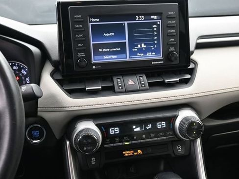 Used 2020 Toyota RAV4 XLE Premium image 11