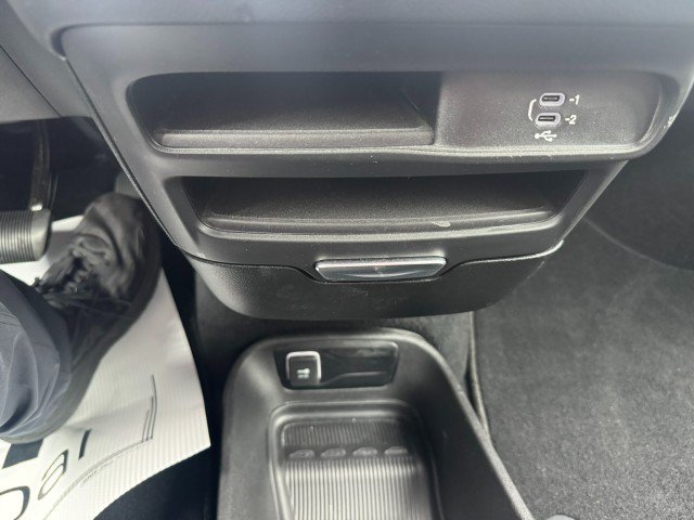 Used 2026 Chrysler Pacifica Select FWD image 25