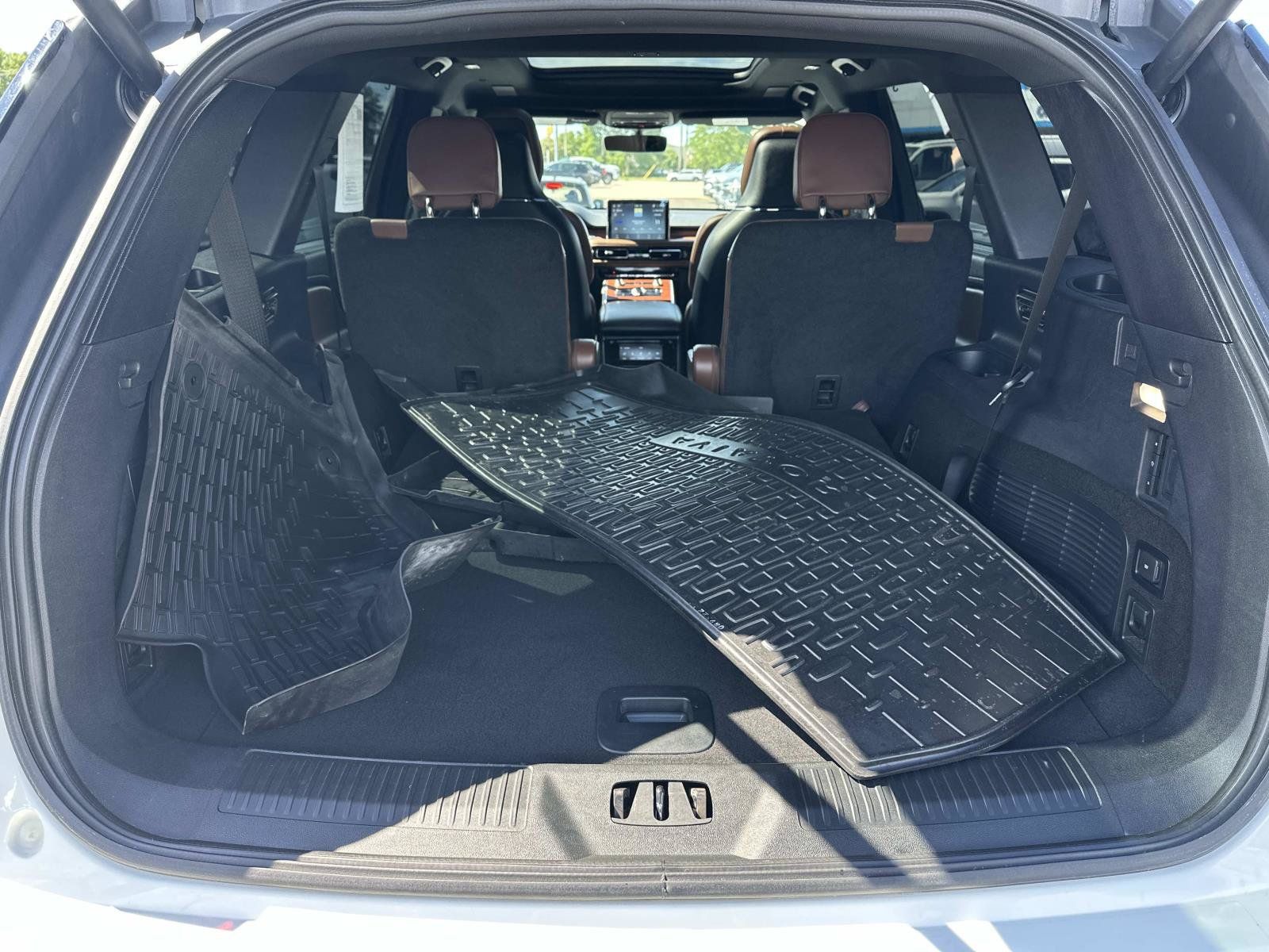 Used 2023 Lincoln Aviator Reserve w/ Equipment Group 201A AWD/4WD image 9