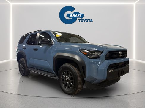 Used 2025 Toyota 4Runner SR5 AWD/4WD image 4