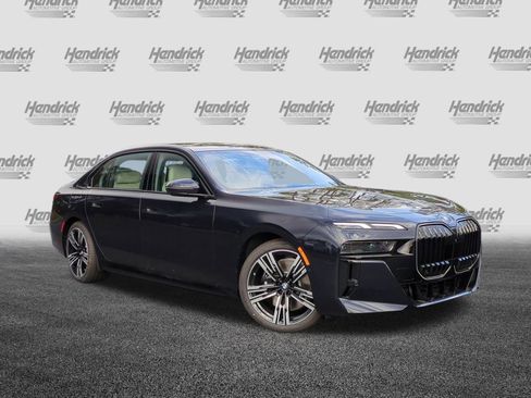 Used 2026 BMW i7 eDrive50 w/ M Sport Package RWD image 2