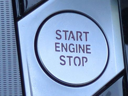 Used 2023 BMW X6 xDrive40i w/ Climate Comfort Package image 31